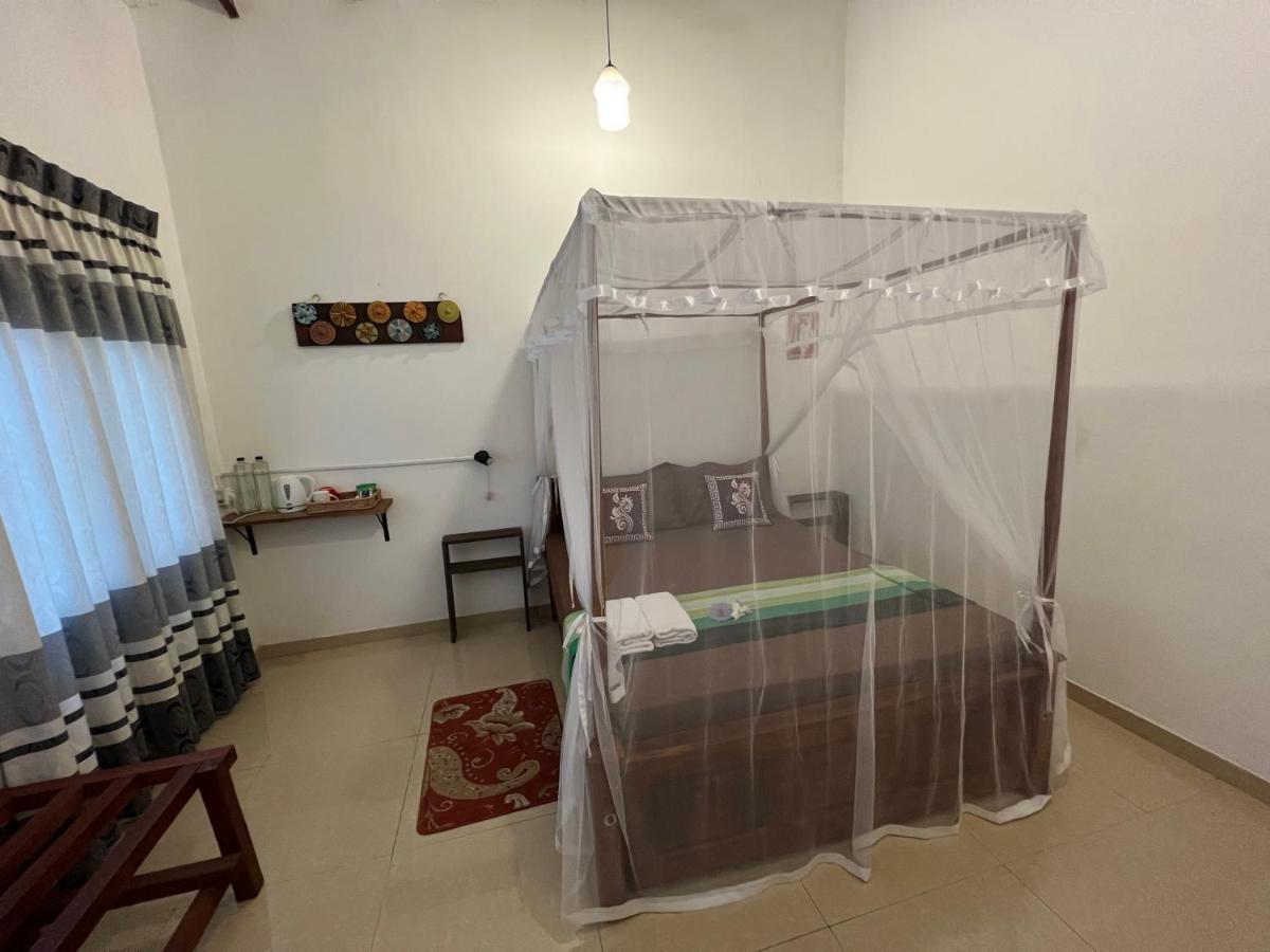 Tembo Cottage Wilpattu Bagian luar foto