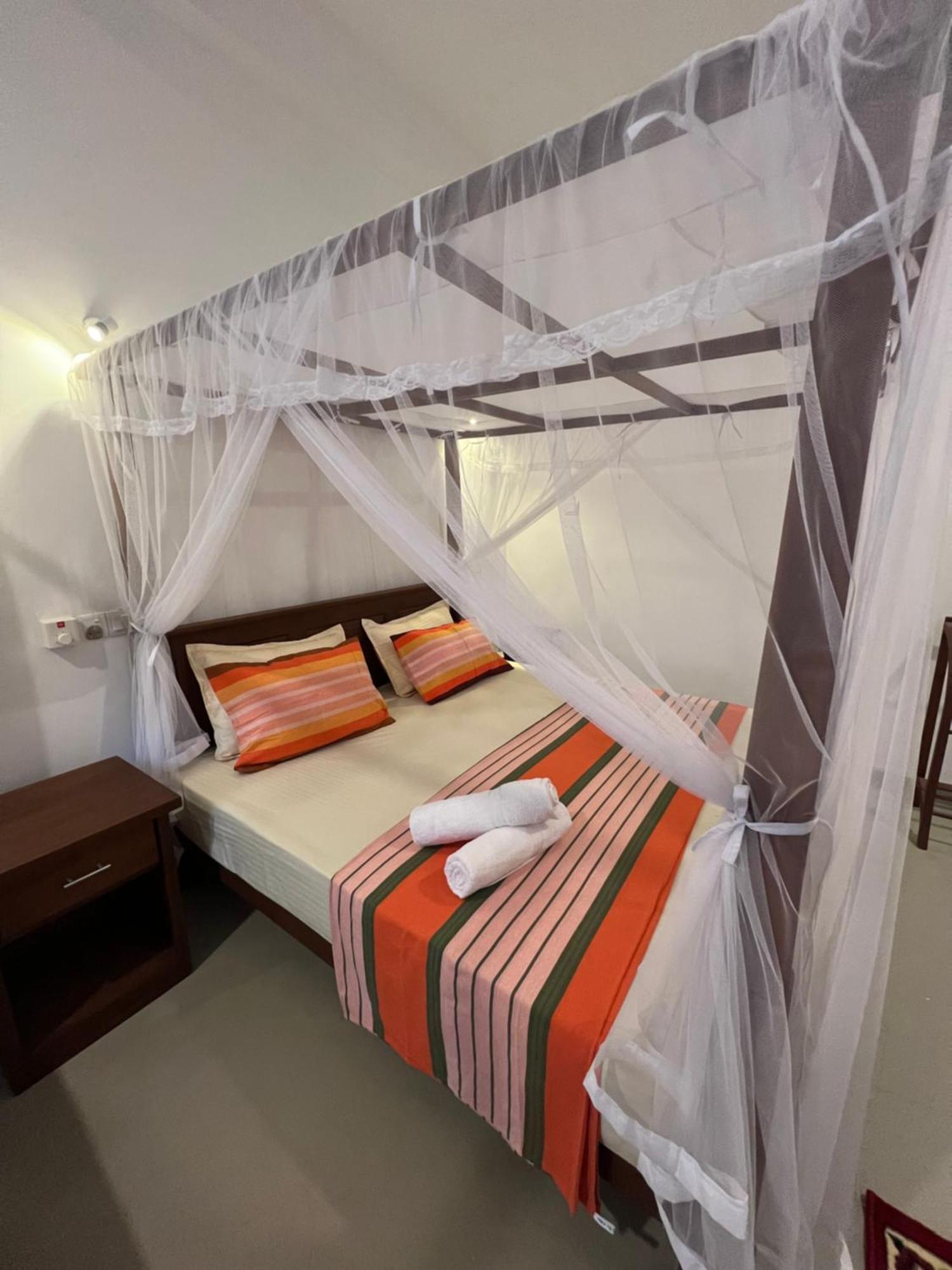 Tembo Cottage Wilpattu Bagian luar foto